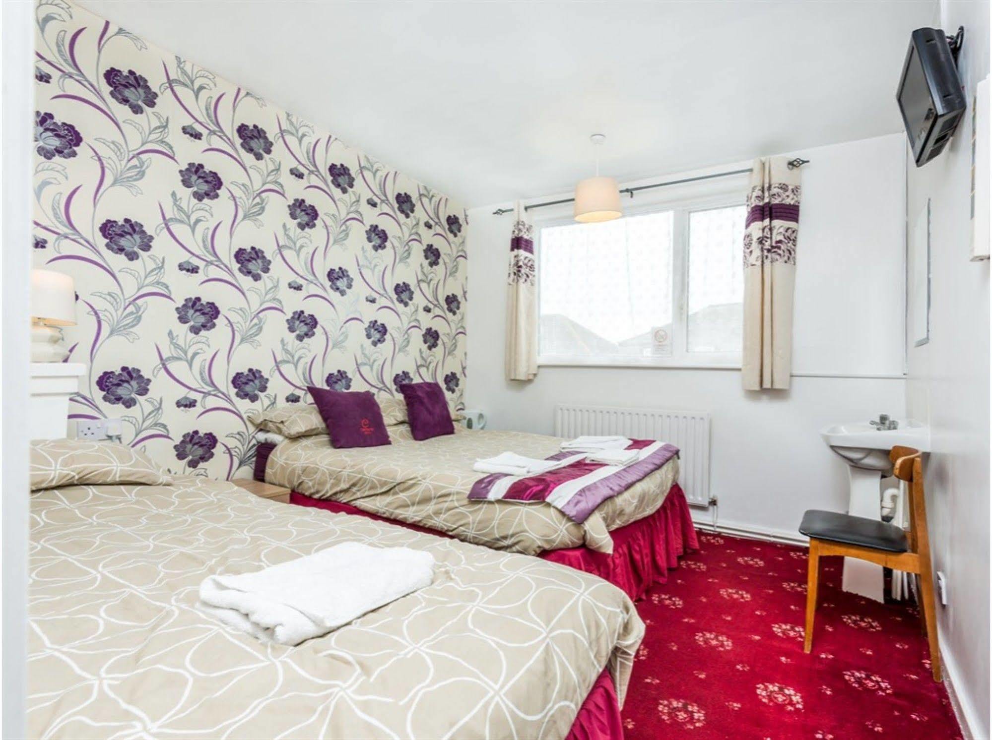 Uk Travel & Hospitality Ltd Ta Canberra Hotel Blackpool Exteriör bild