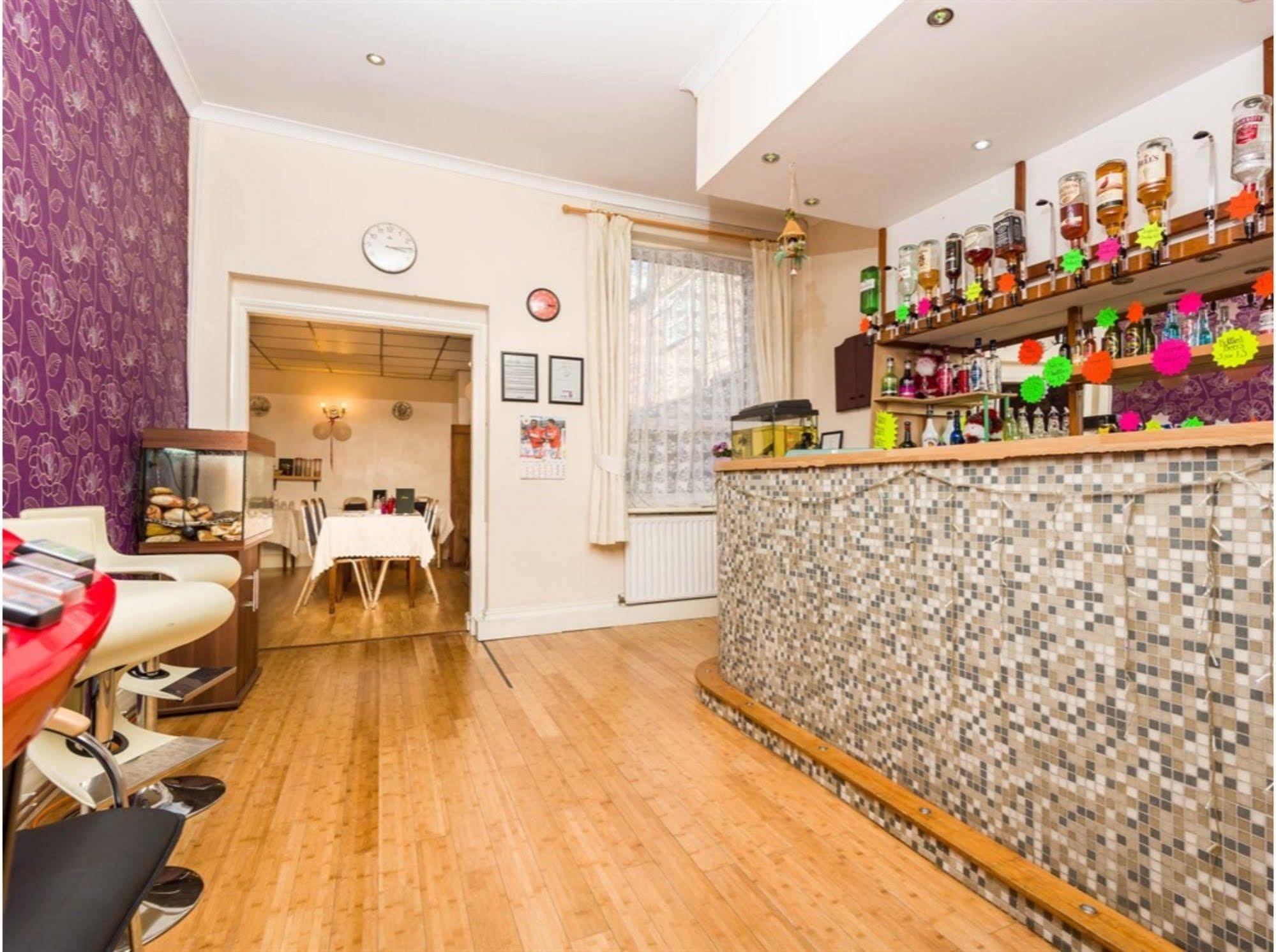 Uk Travel & Hospitality Ltd Ta Canberra Hotel Blackpool Exteriör bild